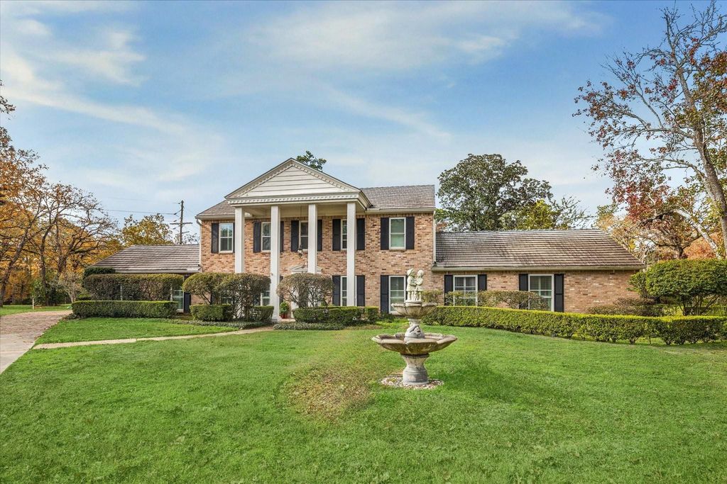 660 Louisiana Park, Conroe, TX 77302