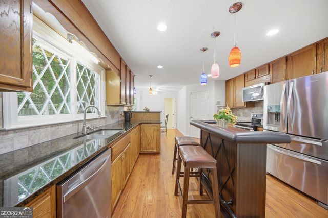 1875 Dovonshire Road SW, Marietta, GA 30064