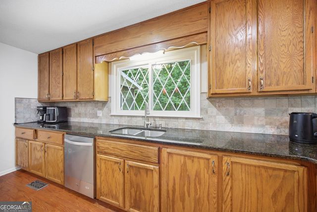 1875 Dovonshire Road SW, Marietta, GA 30064