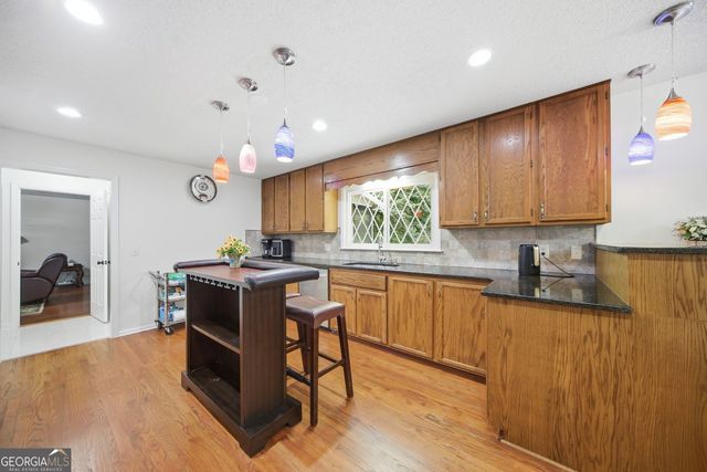 1875 Dovonshire Road SW, Marietta, GA 30064