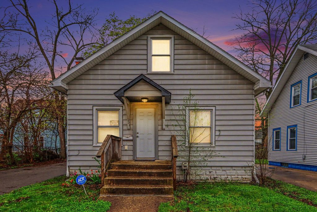 711 Cobb Avenue, Kalamazoo, MI 49007