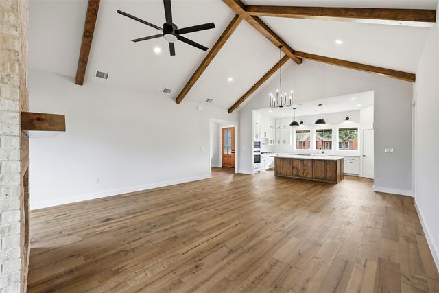 509 Emma Street, Grandview, TX 76050