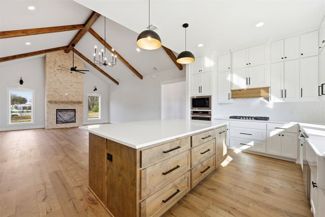 509 Emma Street, Grandview, TX 76050