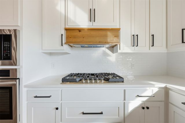 509 Emma Street, Grandview, TX 76050