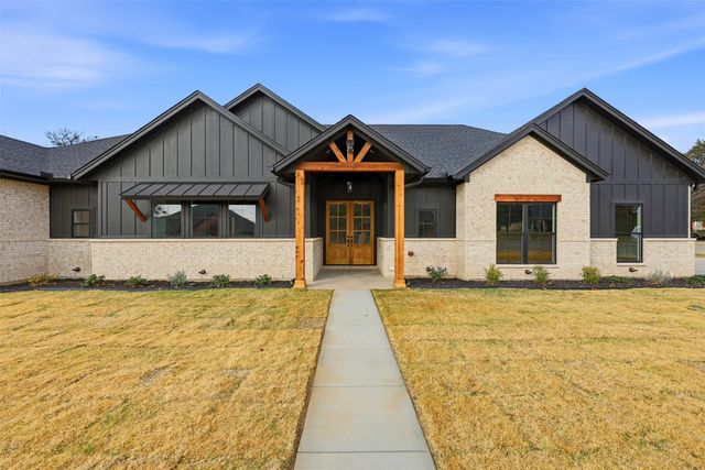 509 Emma Street, Grandview, TX 76050