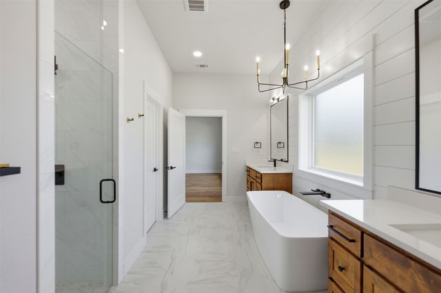 509 Emma Street, Grandview, TX 76050