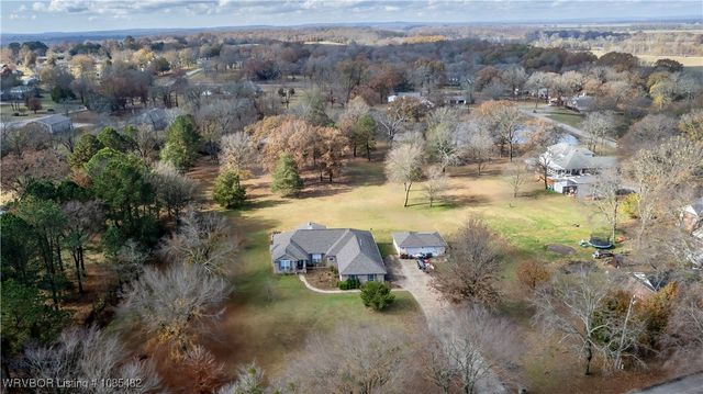 2325 N River Road, Lavaca, AR 72941