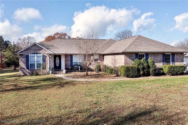 2325 N River Road, Lavaca, AR 72941
