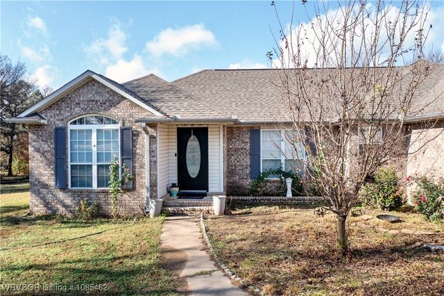 2325 N River Road, Lavaca, AR 72941