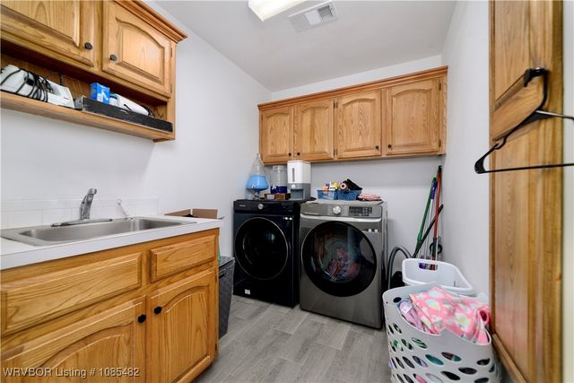 2325 N River Road, Lavaca, AR 72941