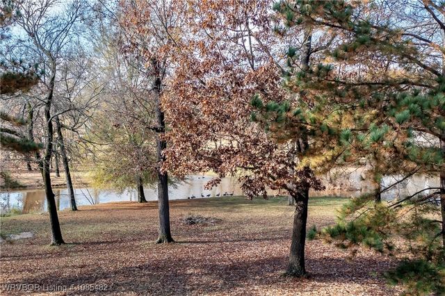 2325 N River Road, Lavaca, AR 72941