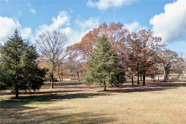 2325 N River Road, Lavaca, AR 72941