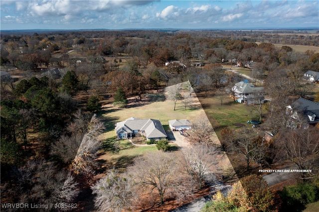 2325 N River Road, Lavaca, AR 72941