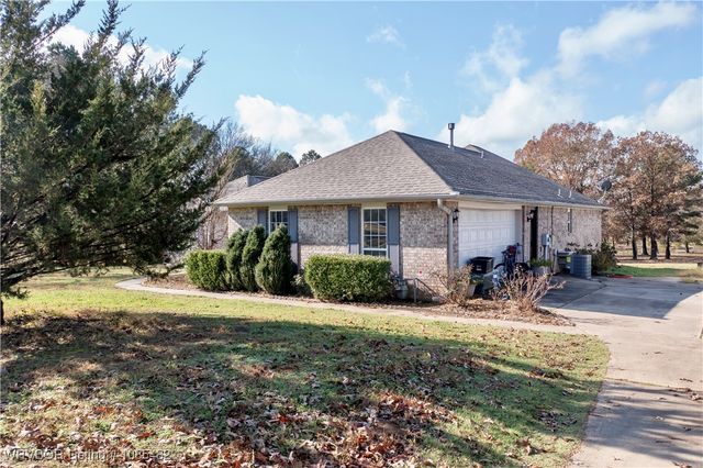 2325 N River Road, Lavaca, AR 72941