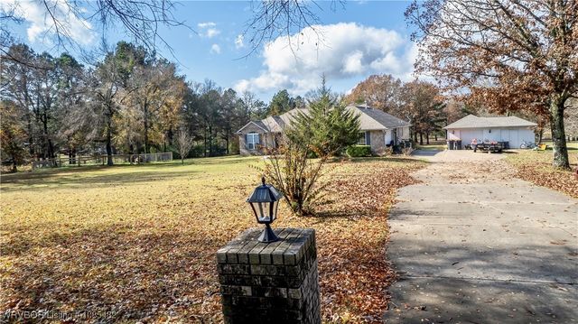 2325 N River Road, Lavaca, AR 72941