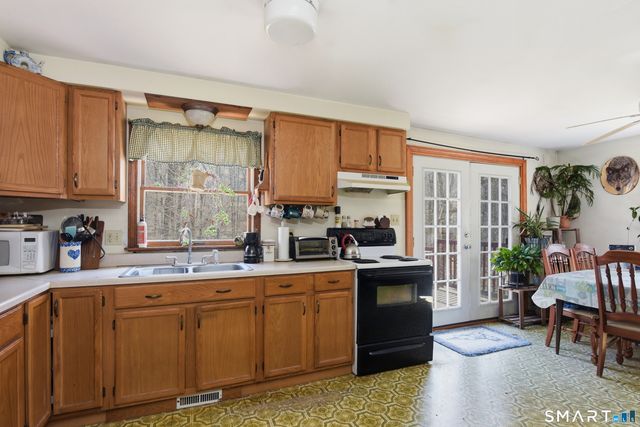 170 Smith Road, Woodstock, CT 06281