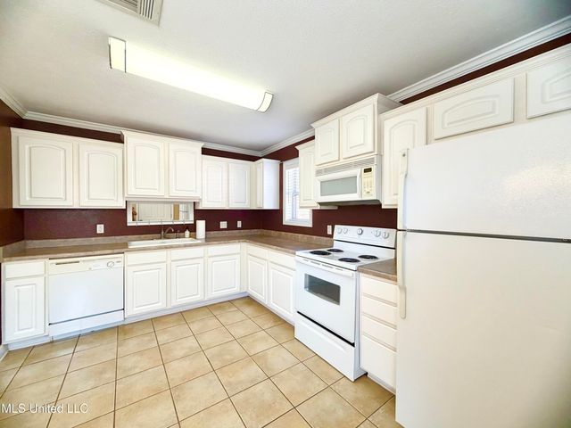 5 Bridgefield Court, Hattiesburg, MS 39402