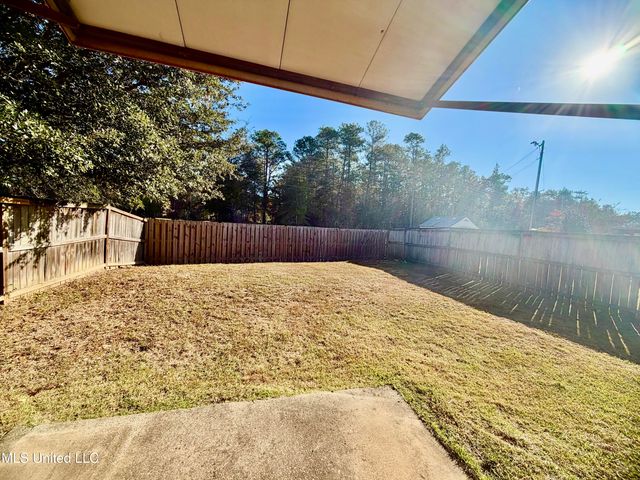 5 Bridgefield Court, Hattiesburg, MS 39402