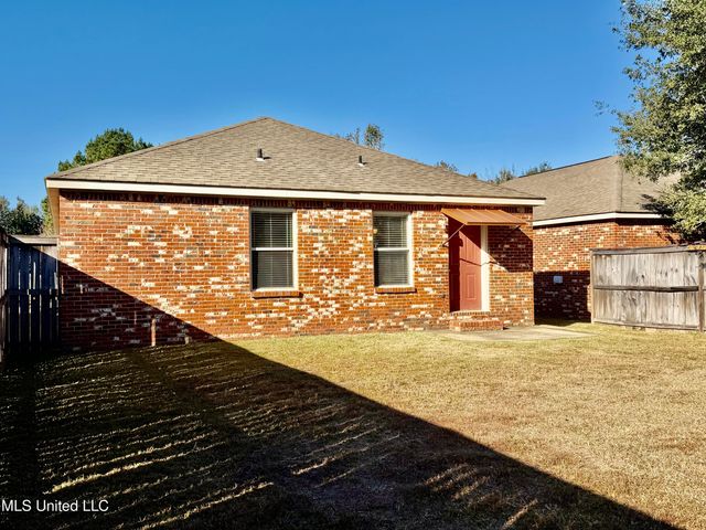5 Bridgefield Court, Hattiesburg, MS 39402