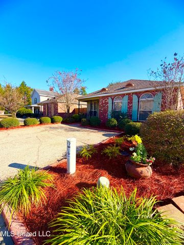5 Bridgefield Court, Hattiesburg, MS 39402