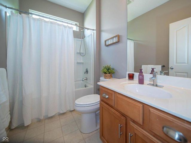 16111 Matlock Circle, Westfield, IN 46074