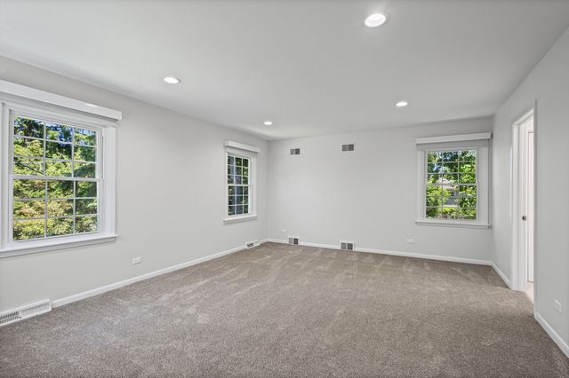 1150 Willow Lane, Northbrook, IL 60062