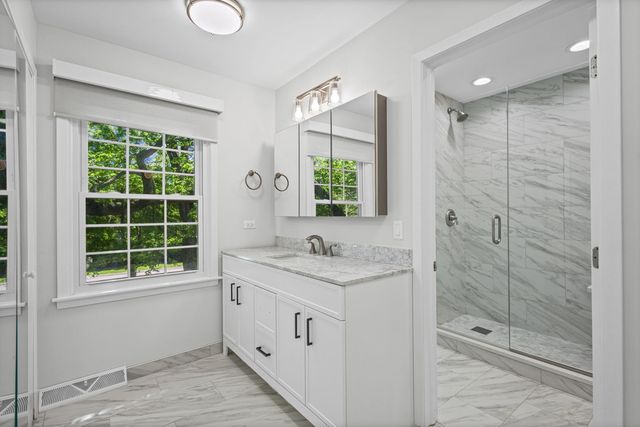 1150 Willow Lane, Northbrook, IL 60062