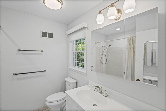 1150 Willow Lane, Northbrook, IL 60062