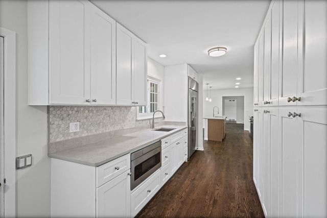 1150 Willow Lane, Northbrook, IL 60062