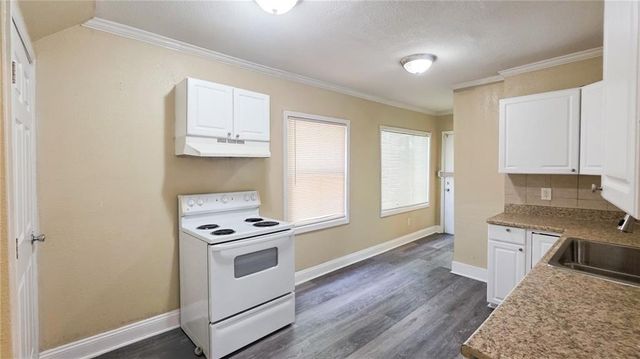 3419 College Avenue, Kansas City, MO 64128