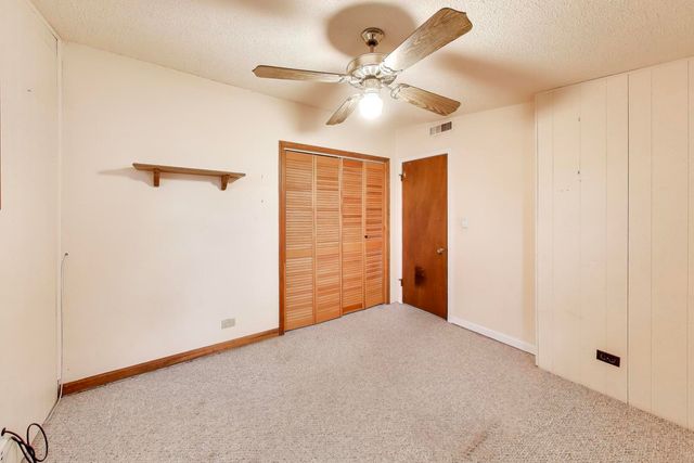 8334 N New England Avenue, Niles, IL 60714