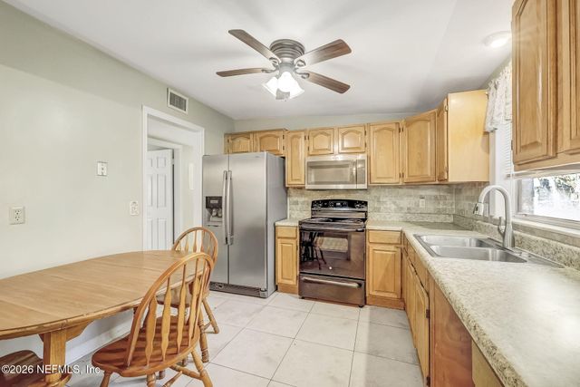3223 VICTORIA PARK Road, Jacksonville, FL 32216