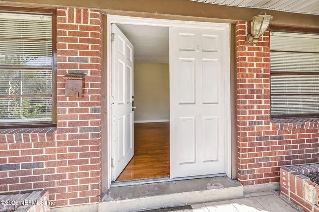 3223 VICTORIA PARK Road, Jacksonville, FL 32216
