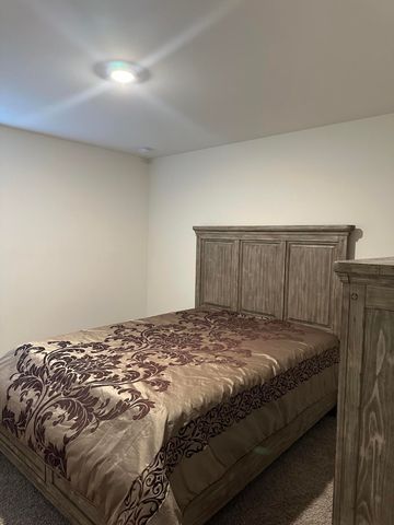 179 Aviana Avenue, Hobart, IN 46342