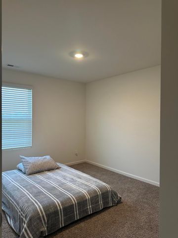 179 Aviana Avenue, Hobart, IN 46342