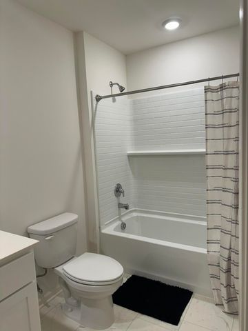 179 Aviana Avenue, Hobart, IN 46342