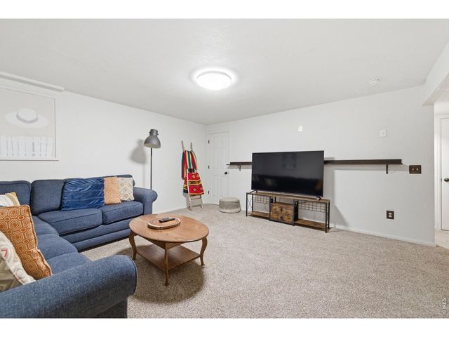 216 Chestnut St, Windsor, CO 80550