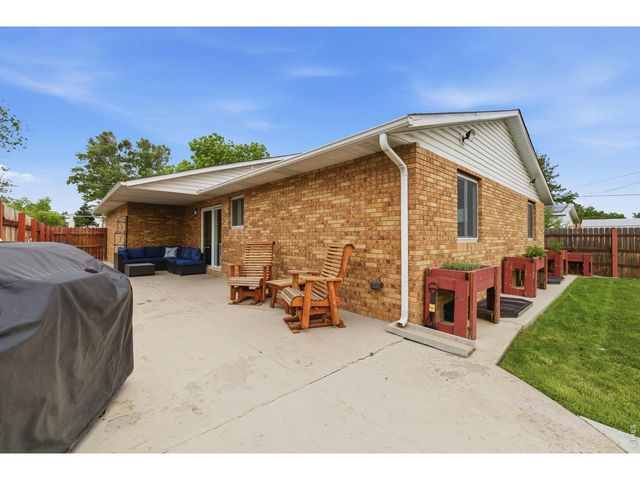 216 Chestnut St, Windsor, CO 80550