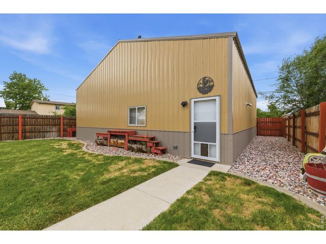 216 Chestnut St, Windsor, CO 80550