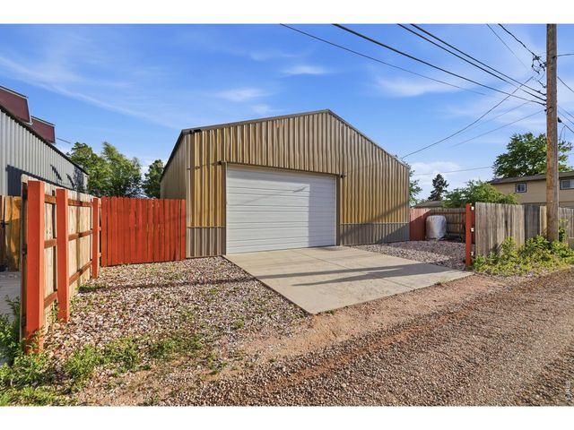 216 Chestnut St, Windsor, CO 80550