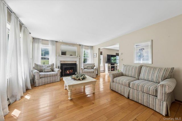 27 Pugsley Parkway, Cortlandt Manor, NY 10567