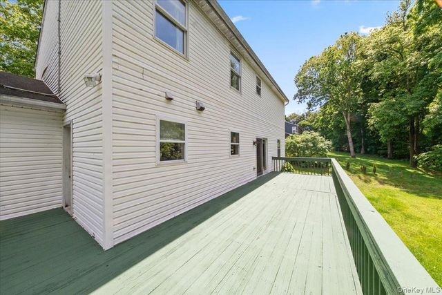 27 Pugsley Parkway, Cortlandt Manor, NY 10567