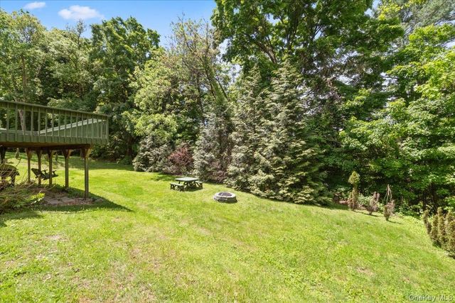 27 Pugsley Parkway, Cortlandt Manor, NY 10567