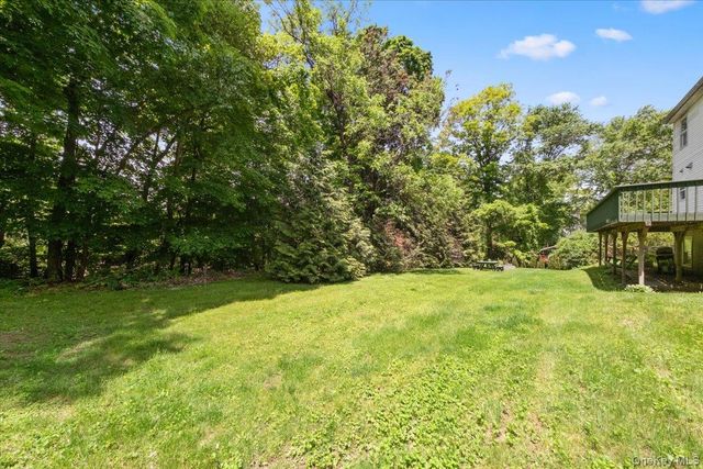 27 Pugsley Parkway, Cortlandt Manor, NY 10567