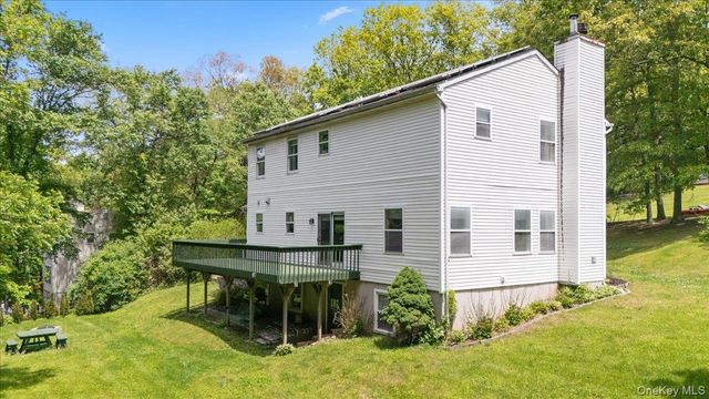 27 Pugsley Parkway, Cortlandt Manor, NY 10567