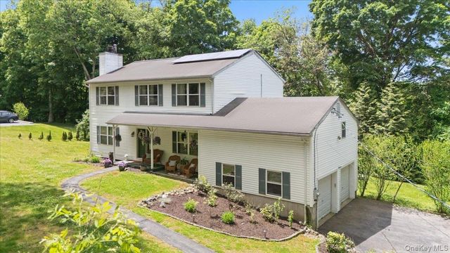 27 Pugsley Parkway, Cortlandt Manor, NY 10567