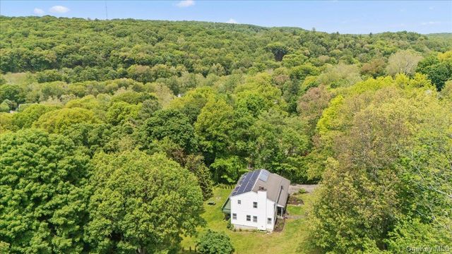 27 Pugsley Parkway, Cortlandt Manor, NY 10567