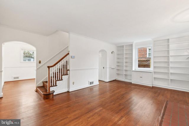 5008 44TH ST NW, Washington, DC 20016