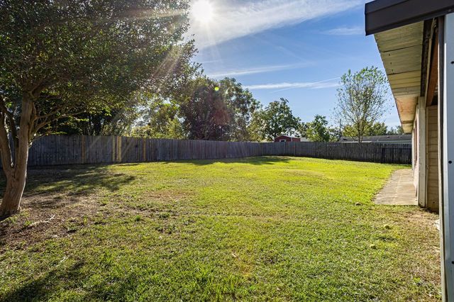 205 Petunia, Taylor, AL 36301