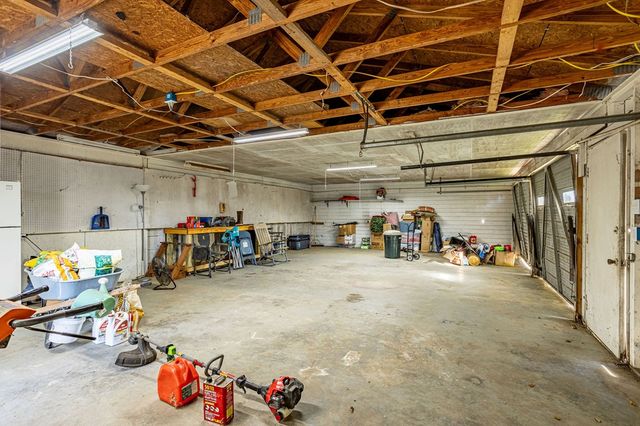 205 Petunia, Taylor, AL 36301